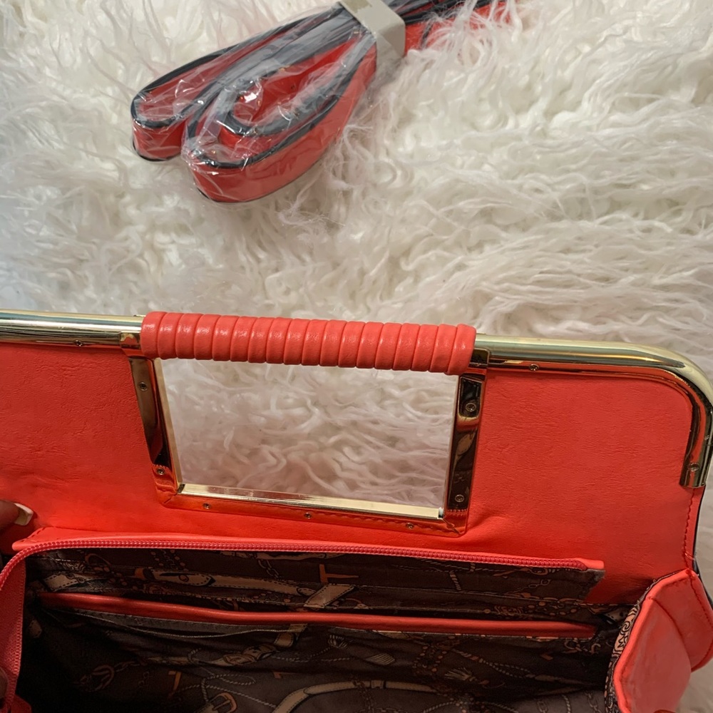 Handbag - Picture 3 of 3